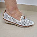 Sapato 77 branco camel