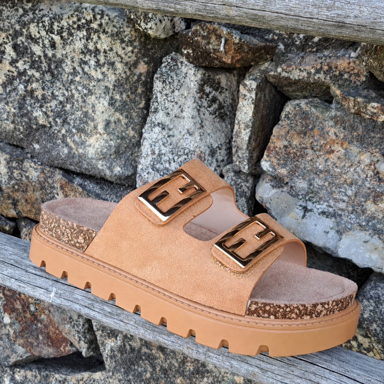 Chinelo 10 camel